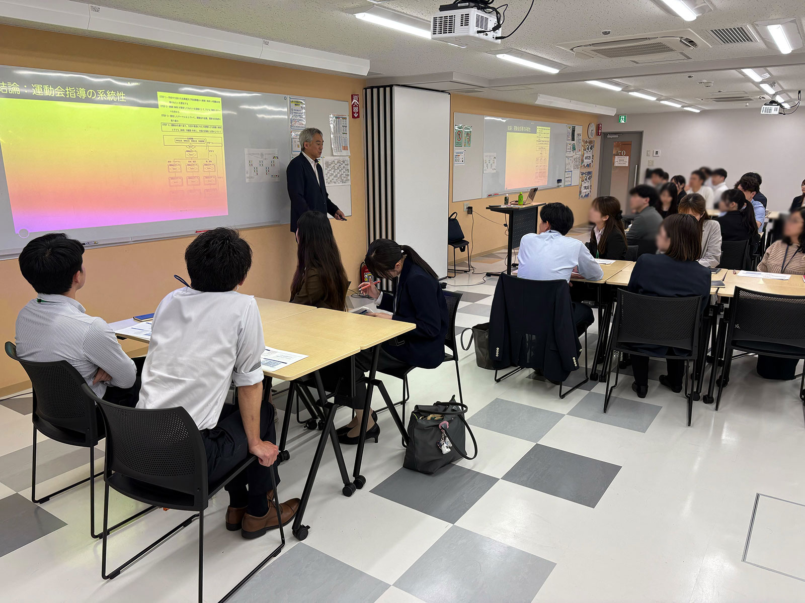 対話型ワークの様子（ダミー）